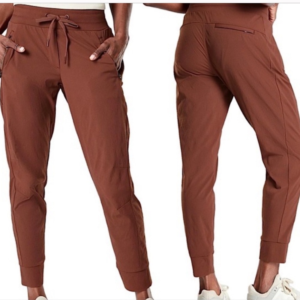 Athleta Trekkie North Jogger size 4